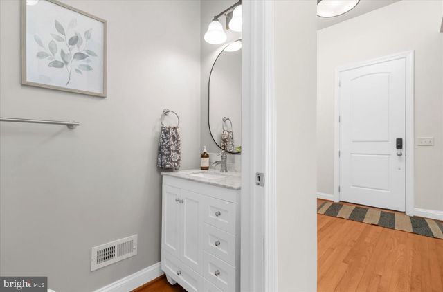 6022 CREEKSIDE DR, Flourtown, PA 19031