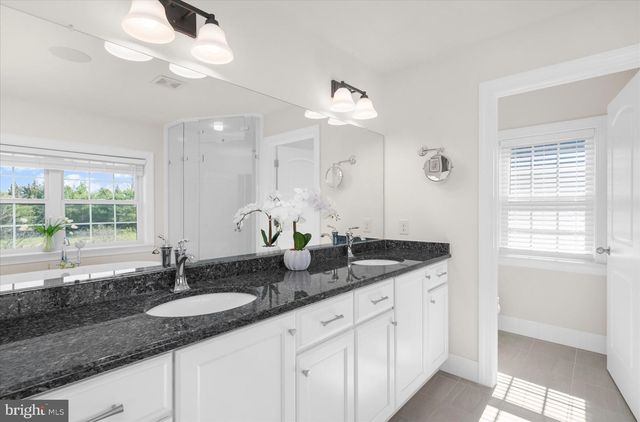 6022 CREEKSIDE DR, Flourtown, PA 19031