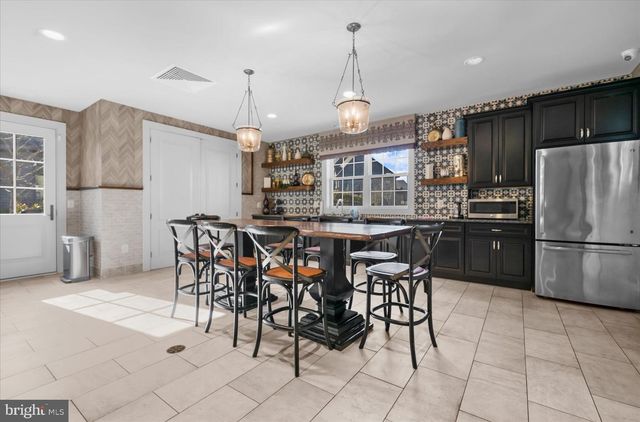 6022 CREEKSIDE DR, Flourtown, PA 19031