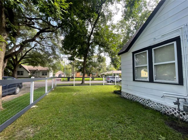7709 Edna Street, Houston, TX 77087