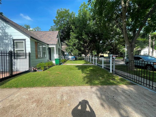 7709 Edna Street, Houston, TX 77087