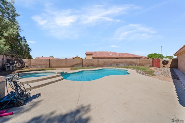 2698 S Otondo Dr, Yuma, AZ 85365