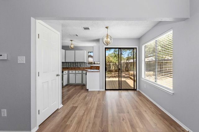 2300 Dowd LN, Austin, TX 78728
