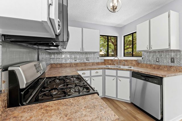 2300 Dowd LN, Austin, TX 78728