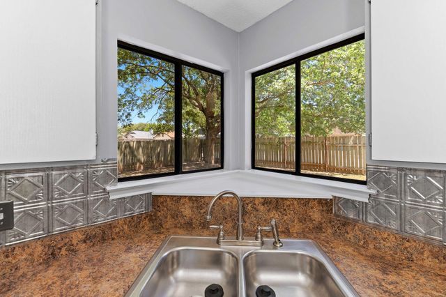 2300 Dowd LN, Austin, TX 78728