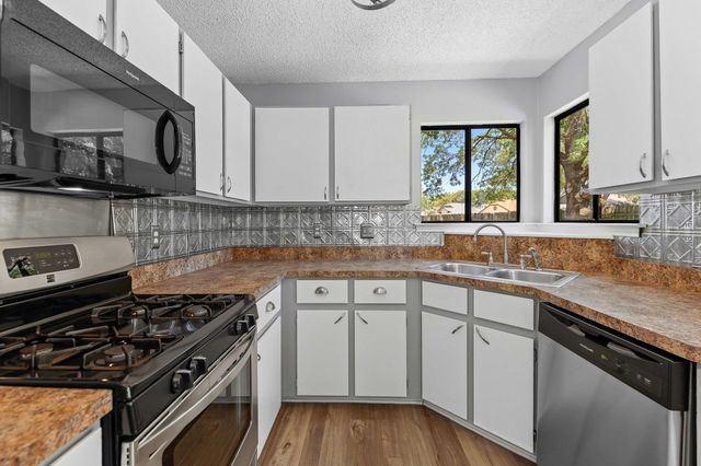 2300 Dowd LN, Austin, TX 78728