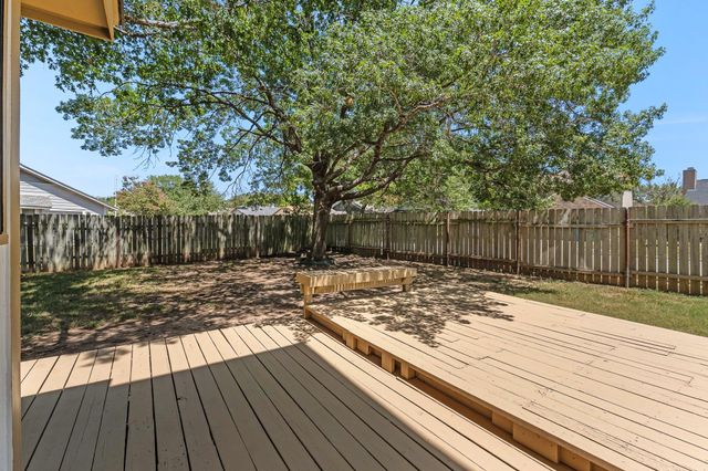 2300 Dowd LN, Austin, TX 78728