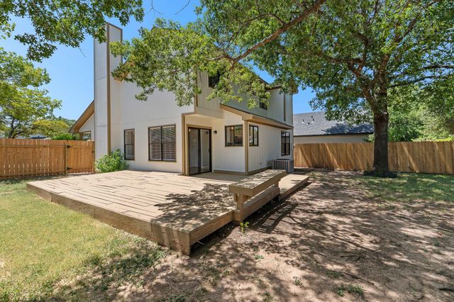 2300 Dowd LN, Austin, TX 78728