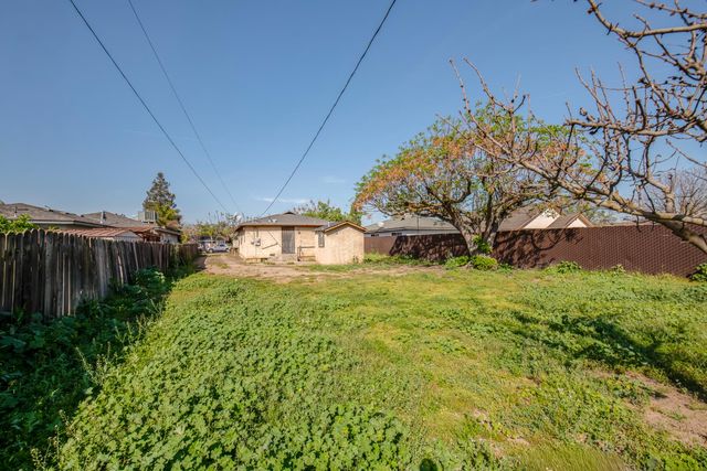 330 Harrison Avenue, Sanger, CA 93657