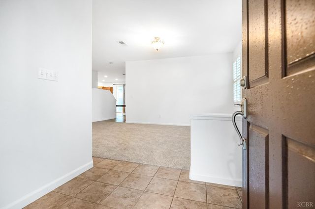 1942 N Sonoma Court, Hanford, CA 93230