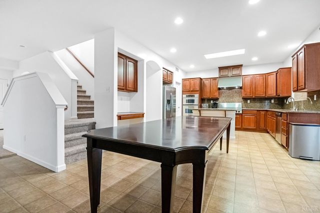 1942 N Sonoma Court, Hanford, CA 93230