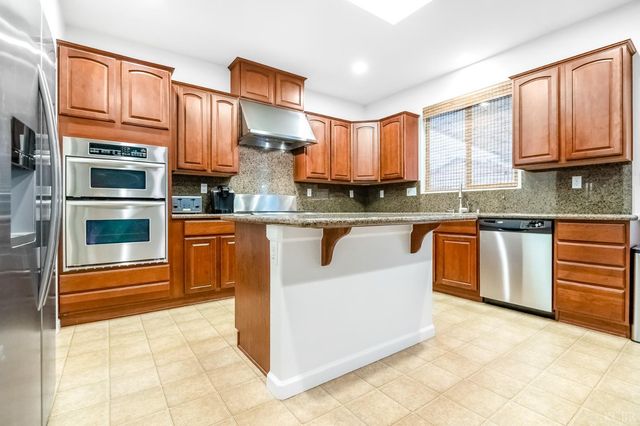 1942 N Sonoma Court, Hanford, CA 93230