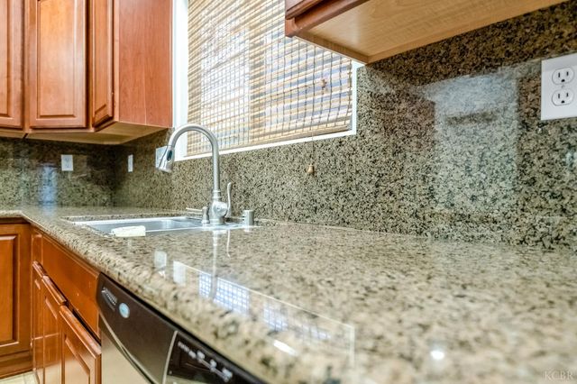 1942 N Sonoma Court, Hanford, CA 93230