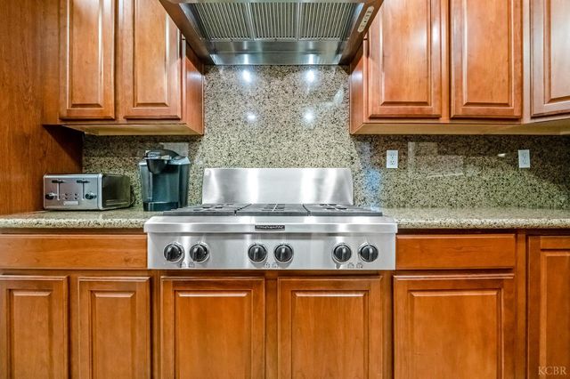 1942 N Sonoma Court, Hanford, CA 93230