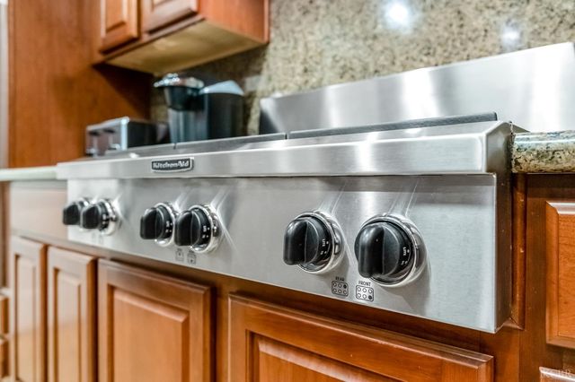 1942 N Sonoma Court, Hanford, CA 93230