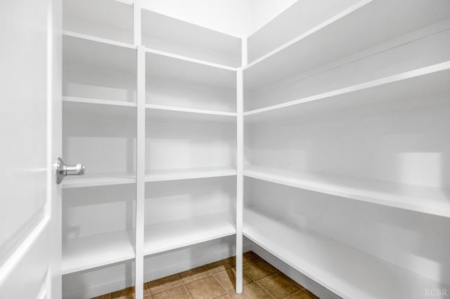 1942 N Sonoma Court, Hanford, CA 93230