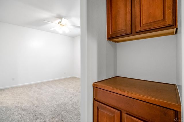 1942 N Sonoma Court, Hanford, CA 93230