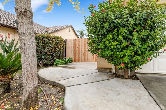 1942 N Sonoma Court, Hanford, CA 93230