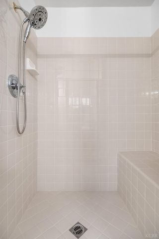 1942 N Sonoma Court, Hanford, CA 93230