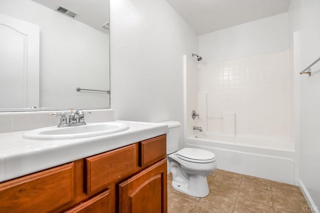 1942 N Sonoma Court, Hanford, CA 93230