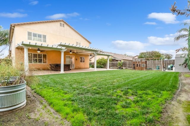 1942 N Sonoma Court, Hanford, CA 93230