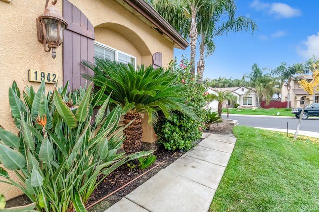 1942 N Sonoma Court, Hanford, CA 93230