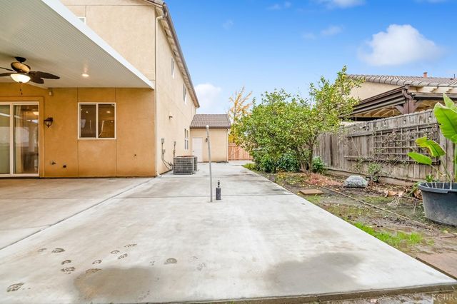 1942 N Sonoma Court, Hanford, CA 93230