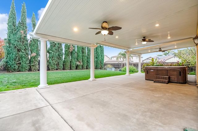 1942 N Sonoma Court, Hanford, CA 93230