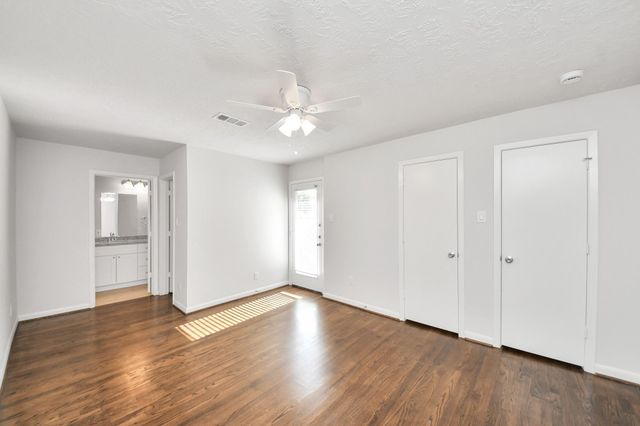 5803 Darnell Street, Houston, TX 77074
