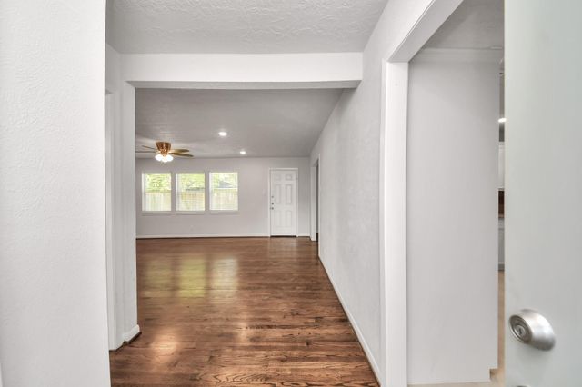 5803 Darnell Street, Houston, TX 77074