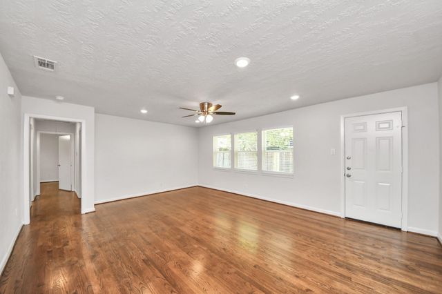 5803 Darnell Street, Houston, TX 77074