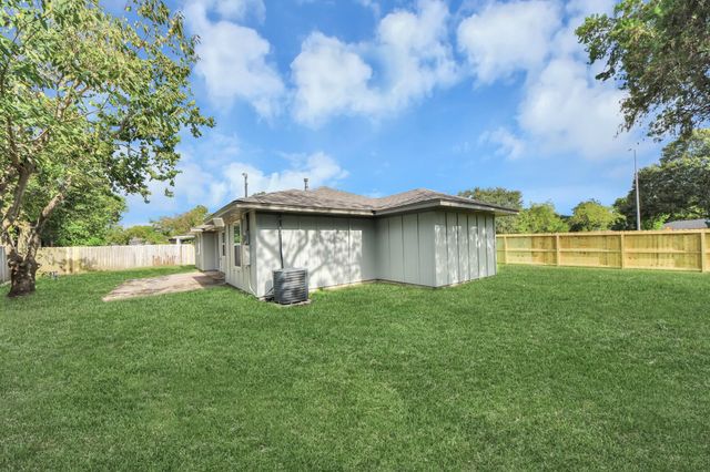 5803 Darnell Street, Houston, TX 77074