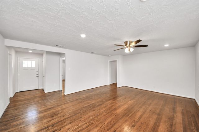 5803 Darnell Street, Houston, TX 77074