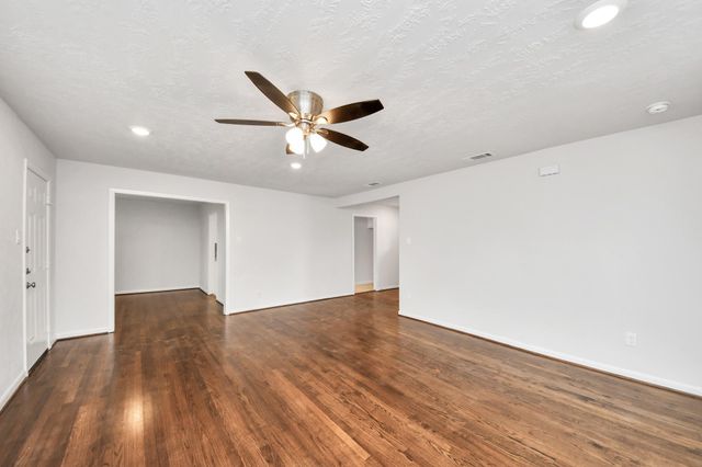 5803 Darnell Street, Houston, TX 77074