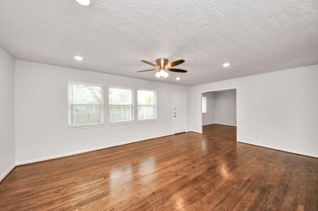 5803 Darnell Street, Houston, TX 77074