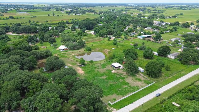 35535 Windmill Road, Hempstead, TX 77445