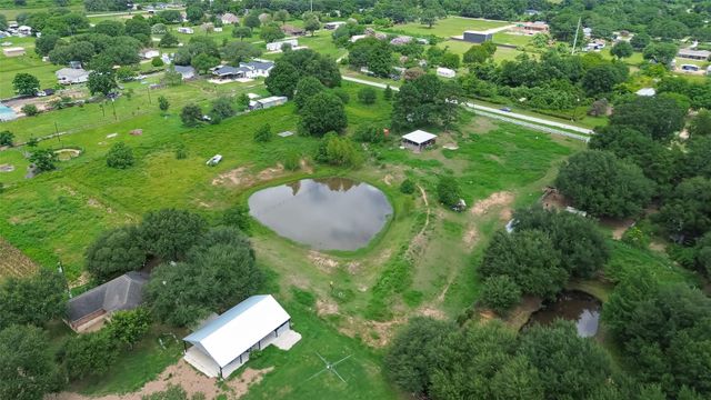 35535 Windmill Road, Hempstead, TX 77445