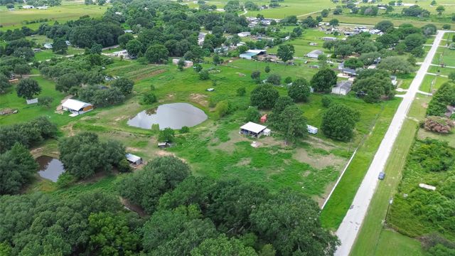 35535 Windmill Road, Hempstead, TX 77445