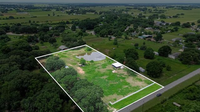 35535 Windmill Road, Hempstead, TX 77445