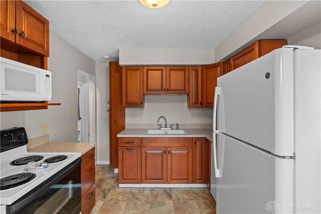 421 N Monroe Drive, Xenia, OH 45385