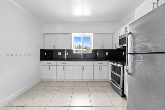 580 Lee Drive, Miami Springs, FL 33166