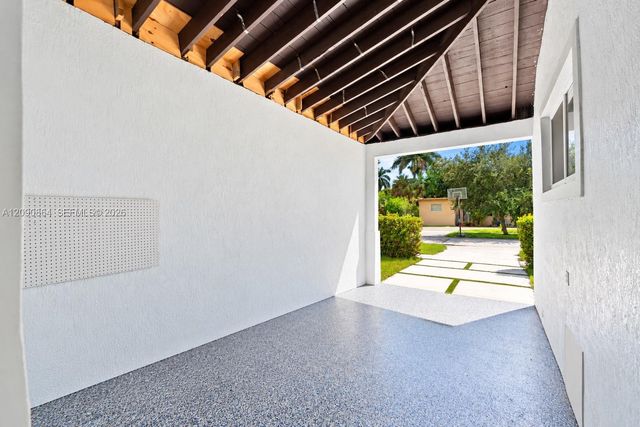 580 Lee Drive, Miami Springs, FL 33166