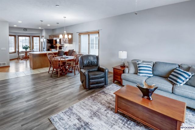 7715 S 94 Street, La Vista, NE 68128