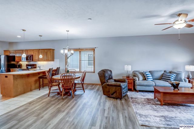 7715 S 94 Street, La Vista, NE 68128