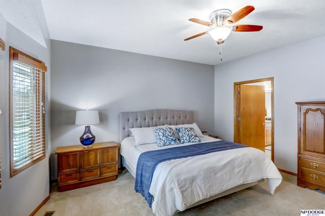 7715 S 94 Street, La Vista, NE 68128