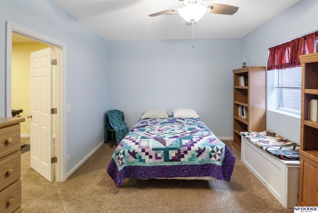 7715 S 94 Street, La Vista, NE 68128