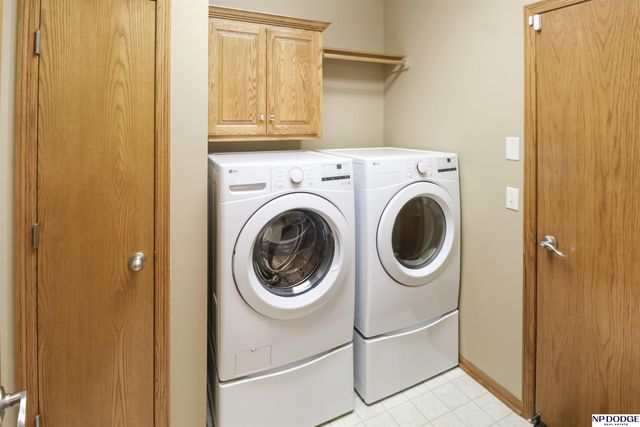 7715 S 94 Street, La Vista, NE 68128