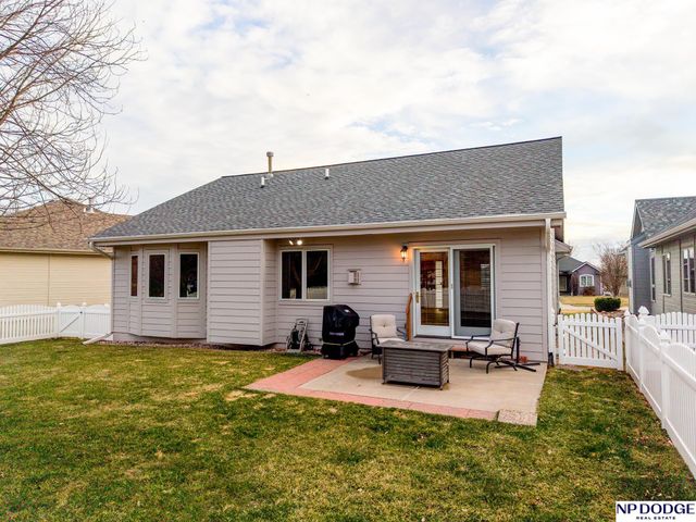 7715 S 94 Street, La Vista, NE 68128