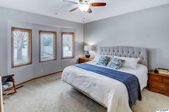 7715 S 94 Street, La Vista, NE 68128