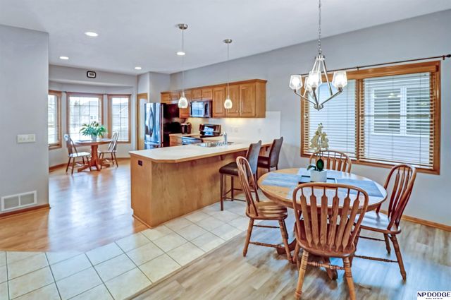 7715 S 94 Street, La Vista, NE 68128